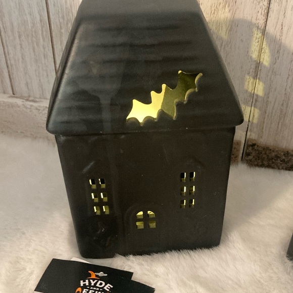 Target Hyde and Eek 2022 Light Up Halloween Haunted Houses - Picture 2 of 15